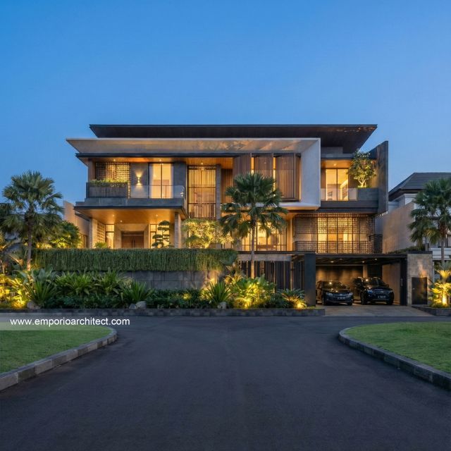 Desain Tampak Depan Rumah Modern 3 Lantai Ibu DN di Semarang