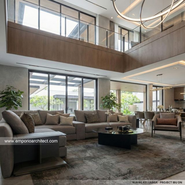 Desain Ruang Keluarga Rumah Modern 3 Lantai Ibu DN di Semarang