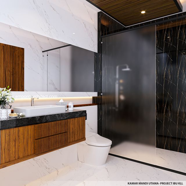 Desain Kamar Mandi Utama Rumah Modern 3 Lantai Ibu KLL di Bandung