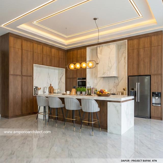 Desain Dapur Rumah Modern 3.5 Lantai Bapak ATN di Tangerang