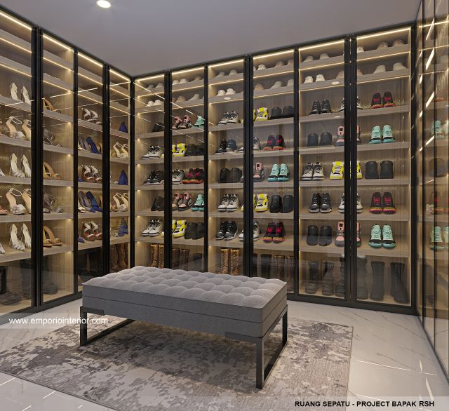 Desain Ruang Sepatu Rumah Modern 4 Lantai Bapak RSH II di PIK, Jakarta Utara