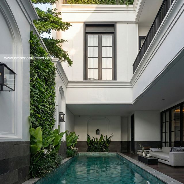 Desain Tampak Detail Kolam Rumah Modern Klasik 4 Lantai Ibu KML di Jakarta Timur
