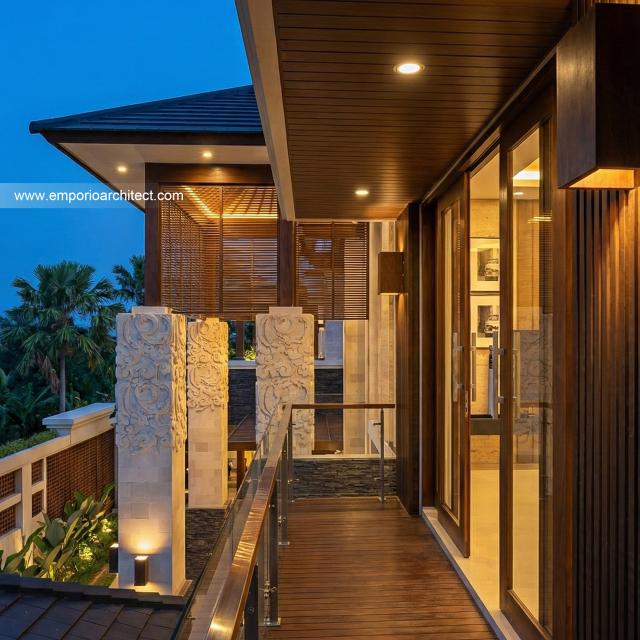 Desain Tampak Detail Depan 2 Rumah Villa Bali 2 Lantai Bapak BKT di Yogyakarta