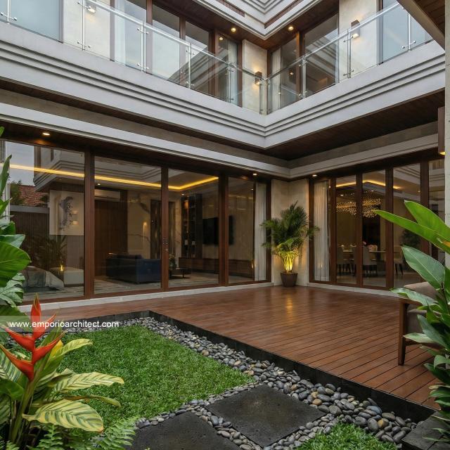 Desain Tampak Detail Belakang Rumah Villa Bali 2 Lantai Bapak DST di Jawa Timur