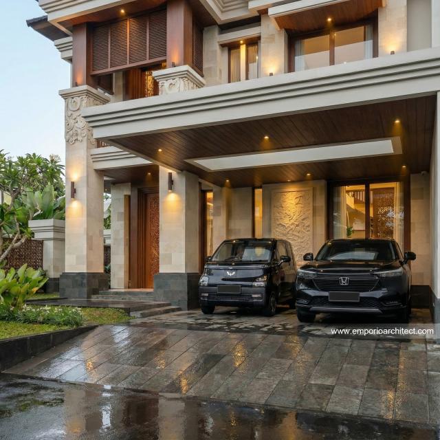 Desain Tampak Detail Depan Rumah Villa Bali 2 Lantai Bapak KRN di Alam Sutera, Tangerang