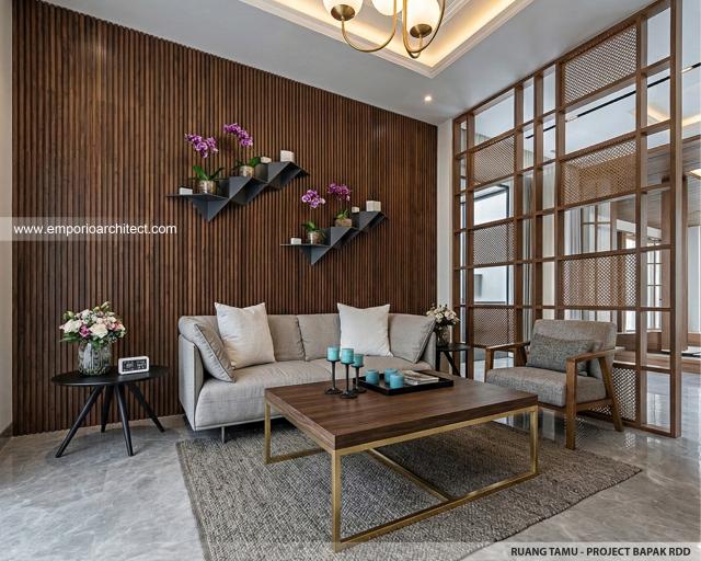 Desain Ruang Tamu Rumah Villa Bali Modern 1 Lantai Bapak RDD di Riau