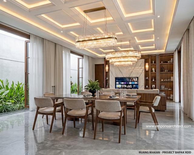 Desain Ruang Makan Rumah Villa Bali Modern 1 Lantai Bapak RDD di Riau