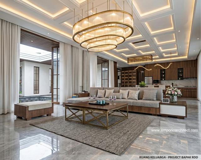 Desain Ruang Keluarga Rumah Villa Bali Modern 1 Lantai Bapak RDD di Riau