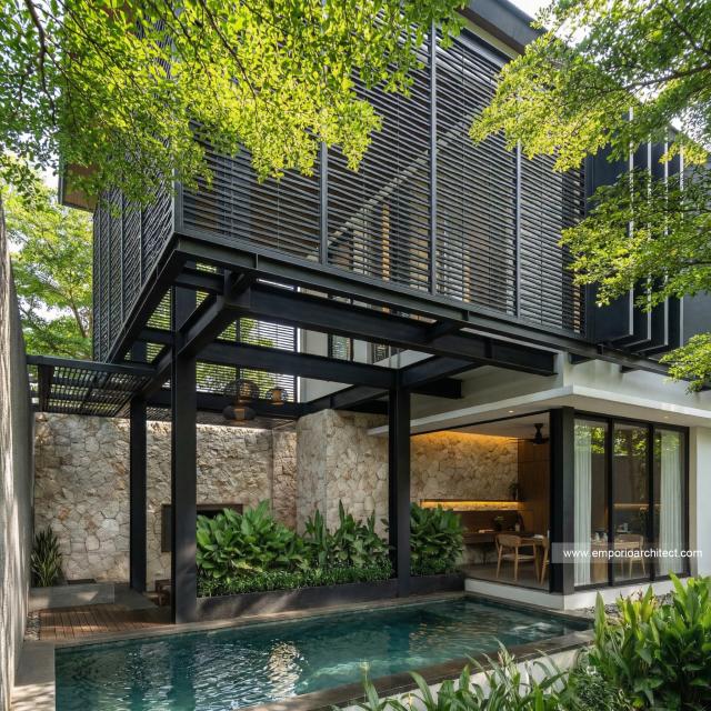 Desain Tampak Detail Belakang Villa Modern 2 Lantai Bapak GLN di Badung, Bali