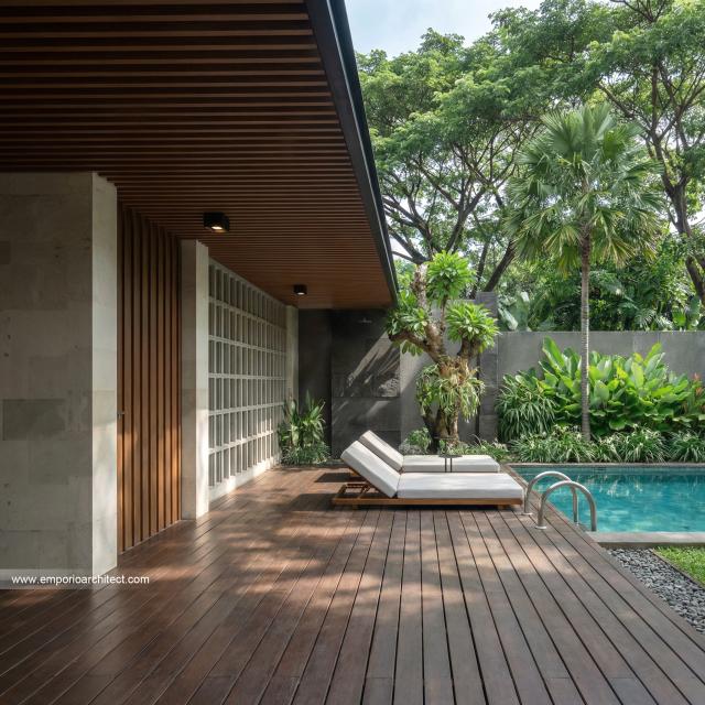 Desain Tampak Detail Belakang Villa Modern 2 Lantai Ibu SR di Sanur, Bali