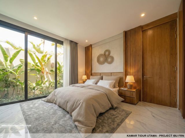 Desain Kamar Tidur Utama Villa Modern 2 Lantai Ibu FRN di Nusa Dua, Bali