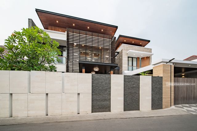 Video Hasil Konstruksi Rumah Modern 2 Lantai Bapak FTH II di  Kudus, Jawa Tengah